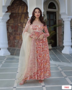 Online satış için dijital baskı üç pis set ile yeni baskılı Flailed Kurtis koleksiyonları - Product Image 3