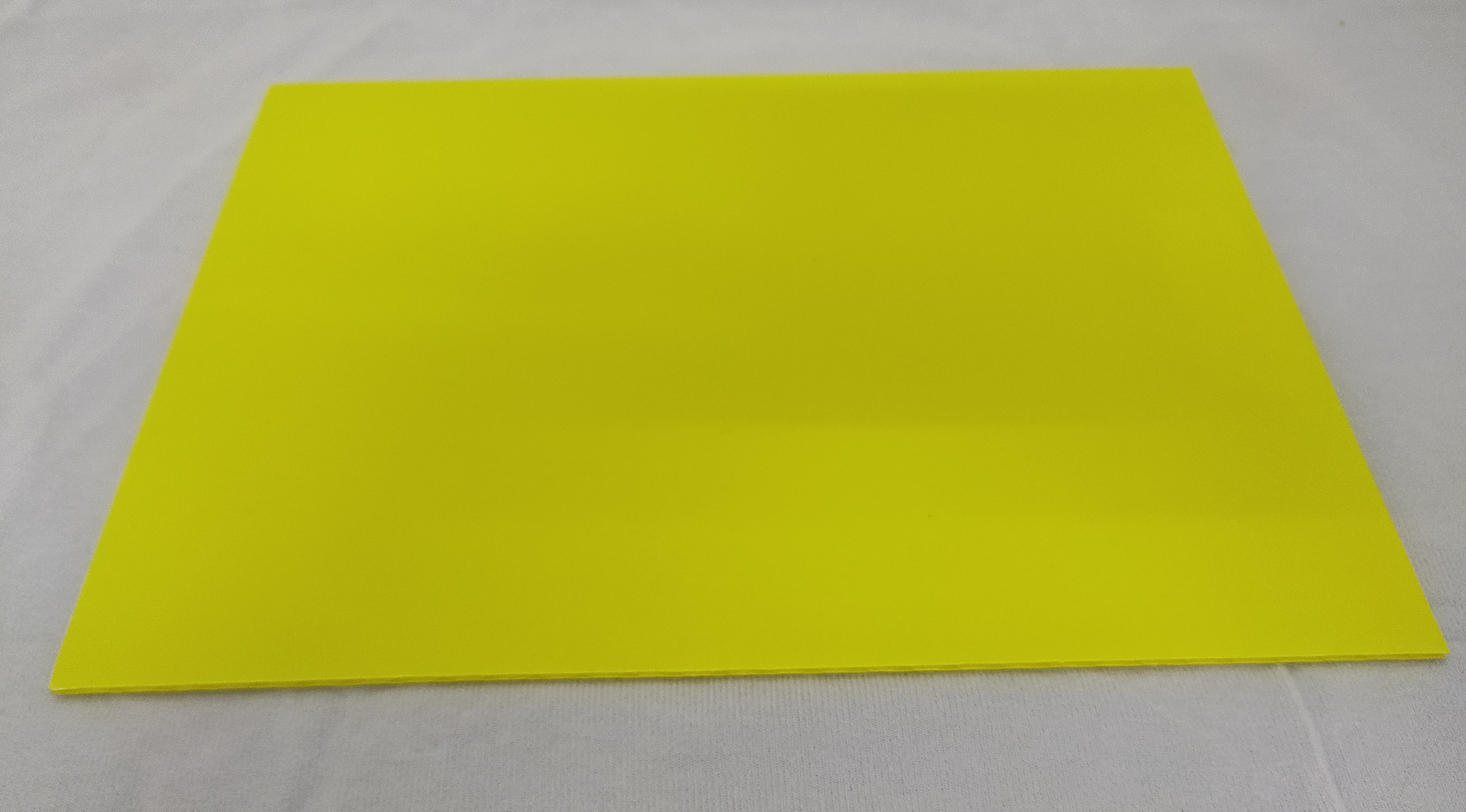 สีเหลือง