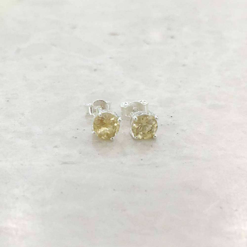 สีเหลือง