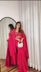 古董设计<span class=keywords><strong>Lehenga</strong></span> <span class=keywords><strong>Choli</strong></span>与刺绣作品在西方服装时尚婚礼季节以最优惠的价格