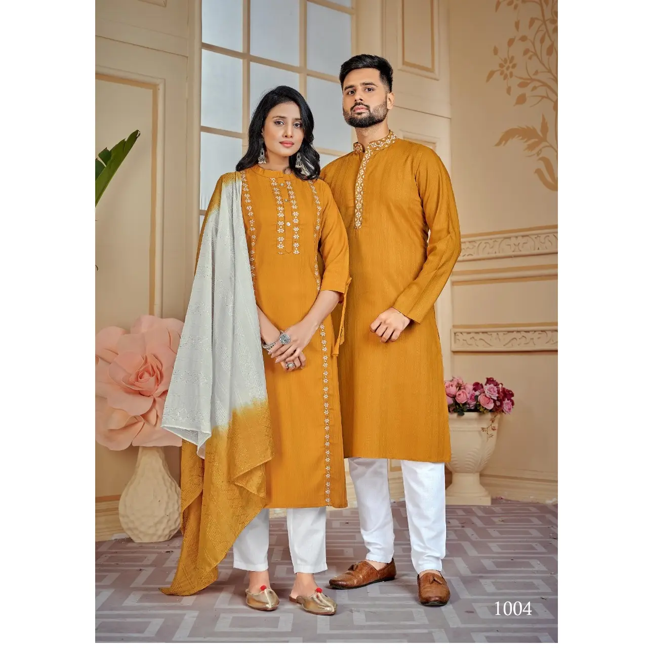 독점적 인 전통적인 디자이너 커플 Kurta Combo Of Kurta With 파자마 & Kurti With Pant for Beautiful Lovely Couple