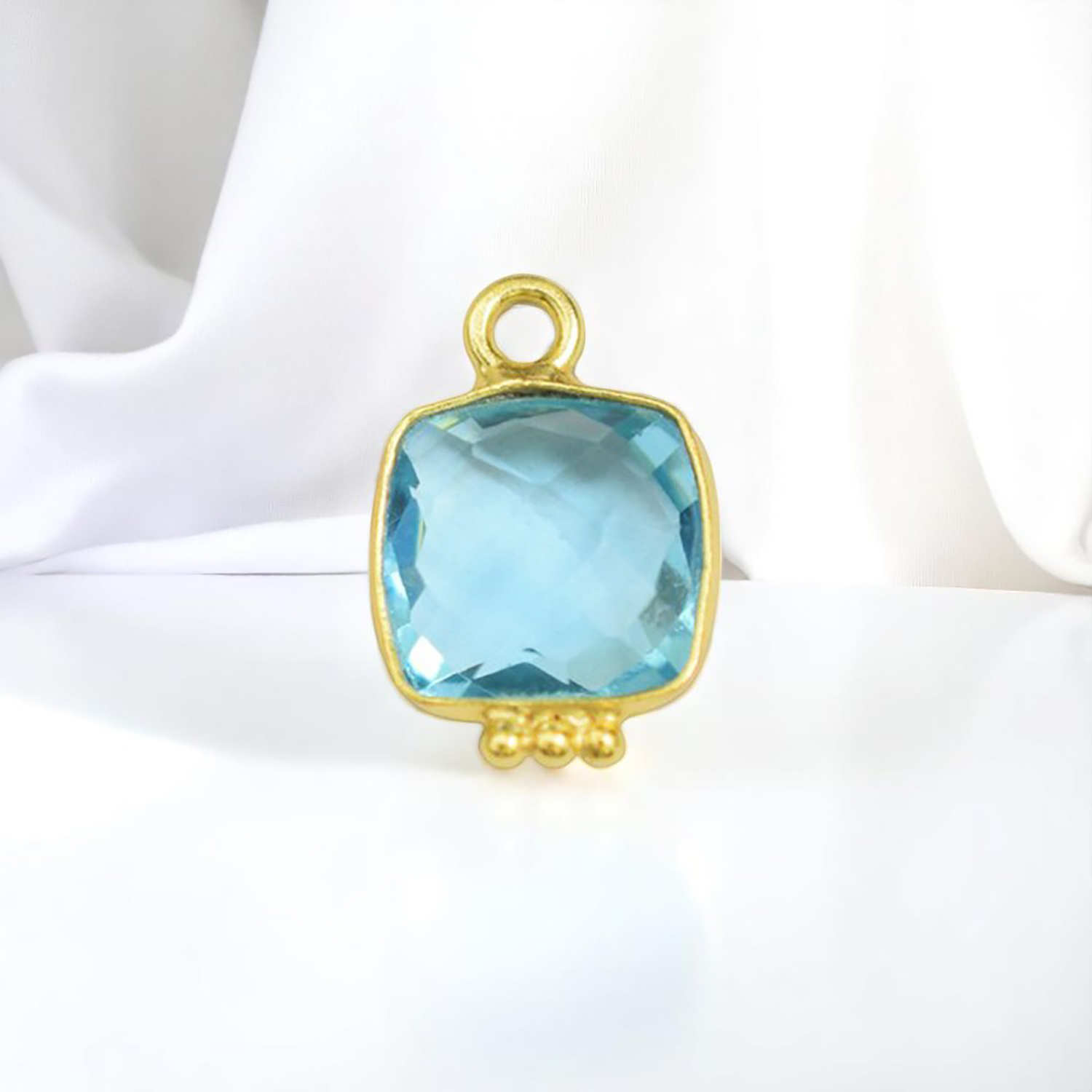 บุษราคัมสีฟ้า