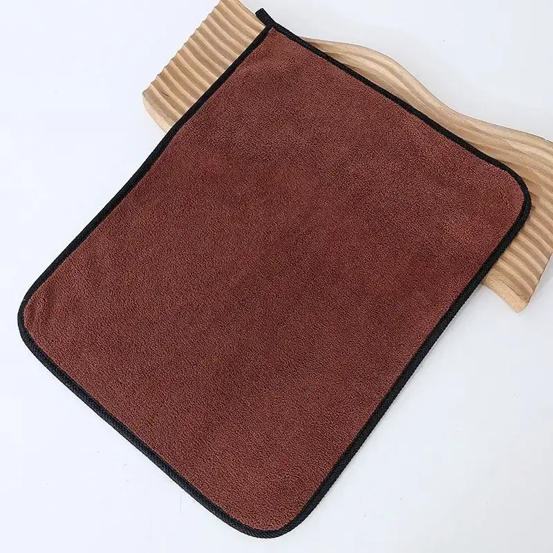 สีน้ำตาล