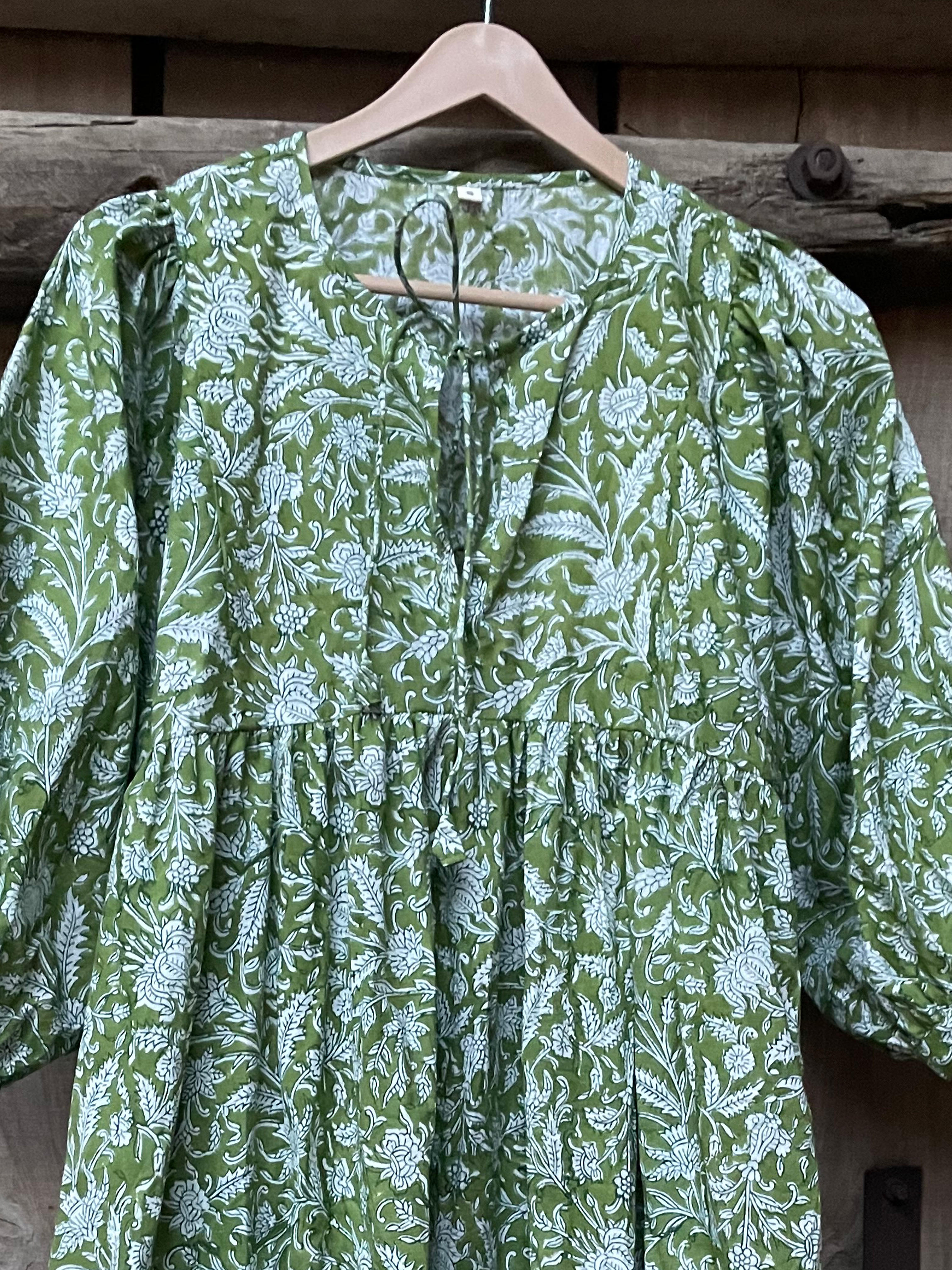 สีเขียว