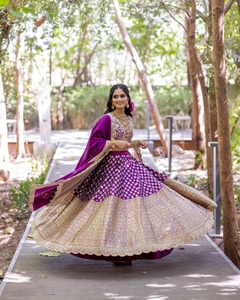 印度婚纱/独家婚纱Lehenga Choli新娘/时尚新娘<span class=keywords><strong>Lengha</strong></span>最新设计批发商Surat