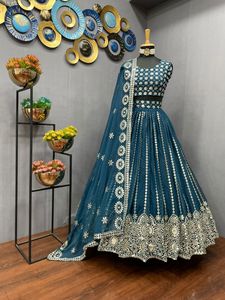 Bollywood tarzı Lehenga Choli nakış 9mm Sequnce çalışma Lehenga Choli düğün kıyafeti toptan fiyata