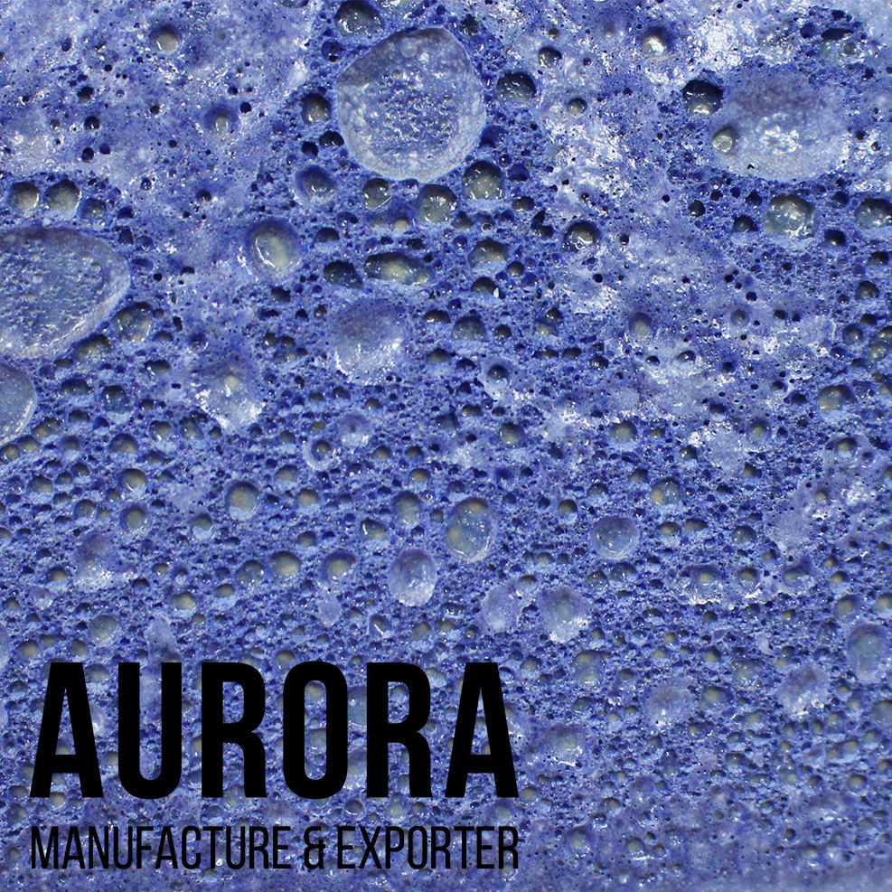 สีขาวและสีฟ้า