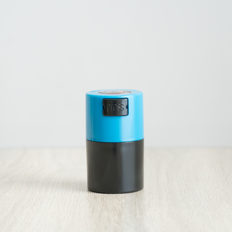Bleu clair + Noir