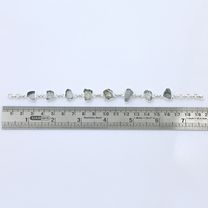 Pulseira de prata artesanal Aquamarine Gemstone áspero 925 Sterling projetado para a mulher moderna que avalia o estilo e a energia curativa