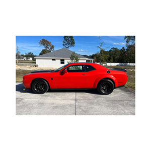 V8 <span class=keywords><strong>HEMI</strong></span>エンジン、象徴的なデザイン、高性能機能を備えたダッジチャレンジャーマッスルカー