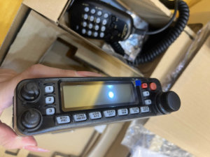 FT-7900R英尺7900R车载收音机甚高频高频火腿泽洛Cb Ssb远程对讲机100千米Gsm超高频移动最便宜的三频安全全球定位系统