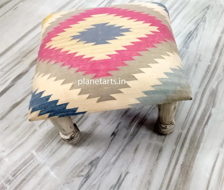 Meilleure vente, fourniture d'usine, tabouret traditionnel Kilim au prix de gros