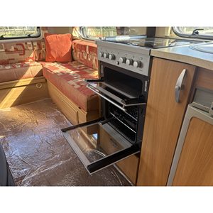 2008 Swift <strong>Sundance</strong> 580PR Used 2-Berth Motorhome with Outdoor Cookware - Product Image 1