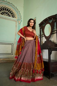 インド輸出品質美しい衣装Tussar Silk Lehenga Choli & Dupattaカシミールとホイルプリントワーク卸売業者