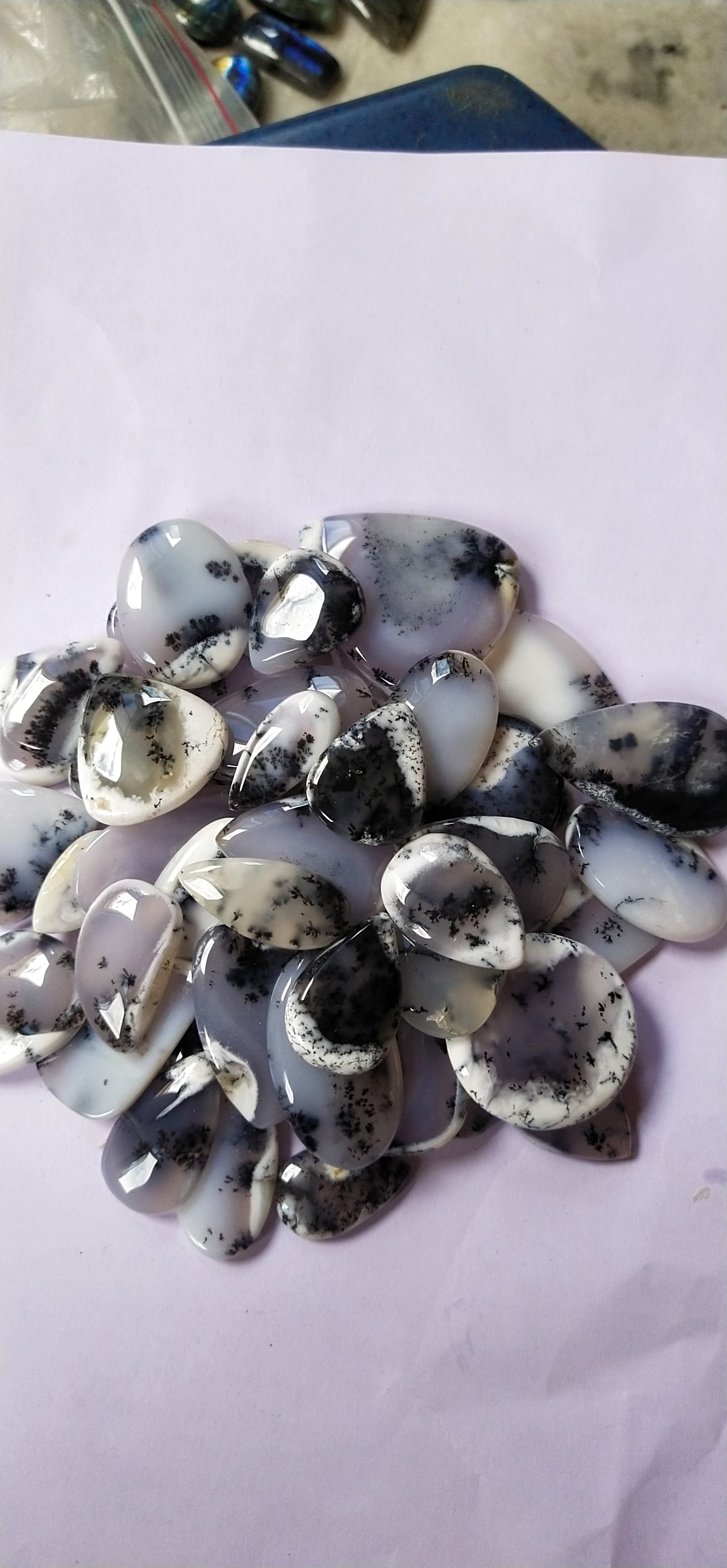 เห็นเป็นรูปภาพ