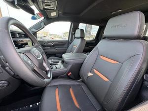 Temiz kullanılmış 2024 GMC Sierra 1500 AT4 mürettebat kabini 4WD