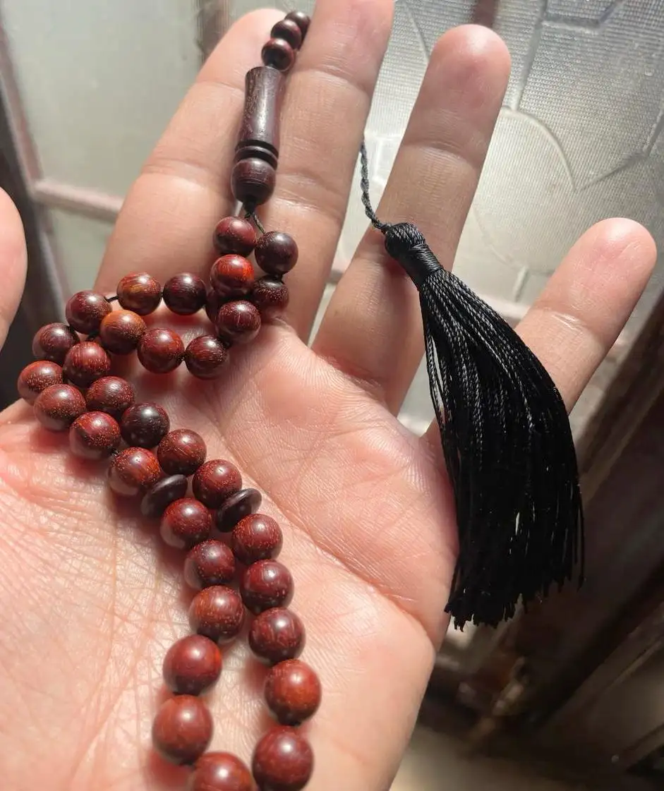 Breloques Sandan TASBIH en BOIS rouge de l'Inde perles en bois de pin 99 perles Sibha cadeau pour la prière Dhikr collier Tasbeeh musulman
