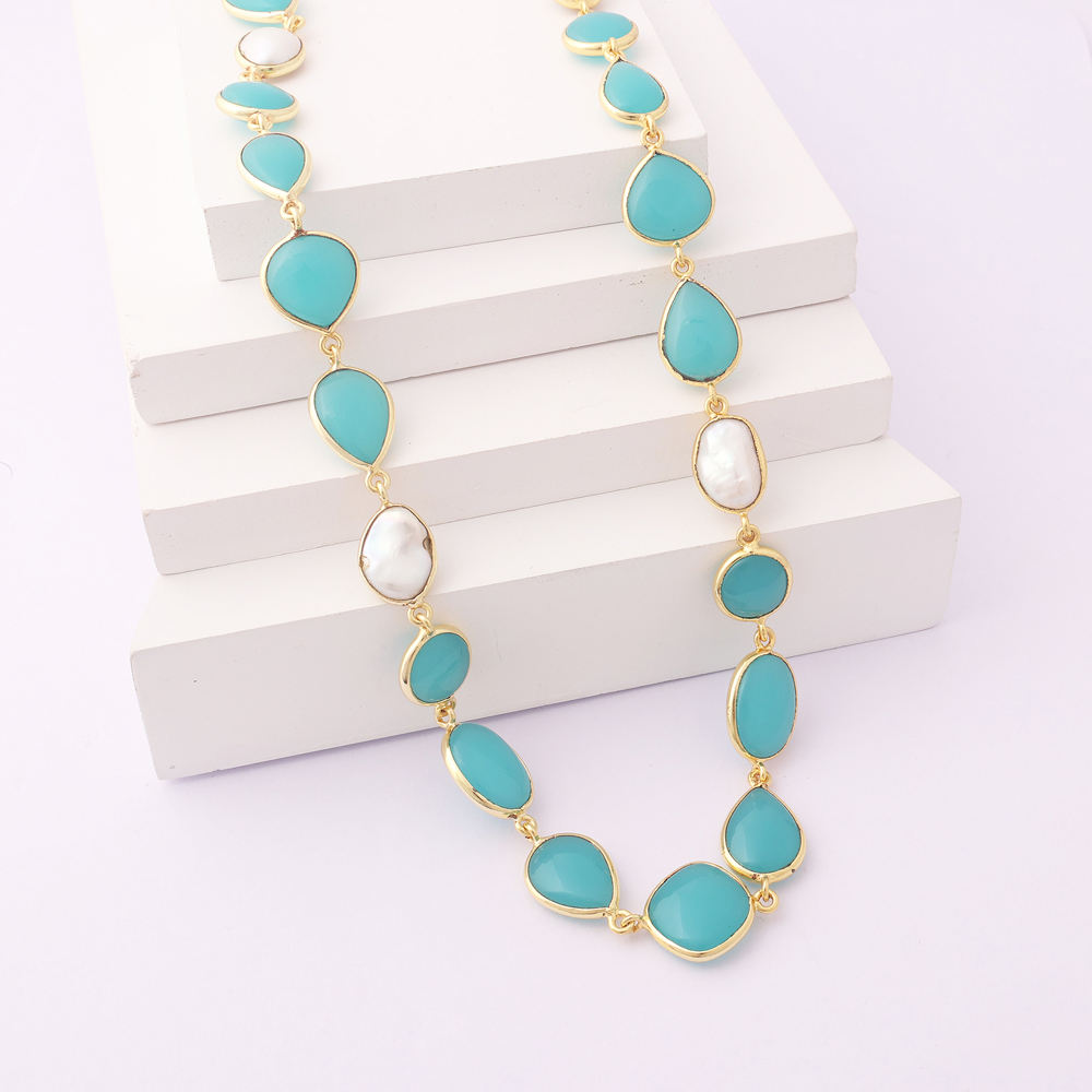 สีเขียวน้ำทะเล