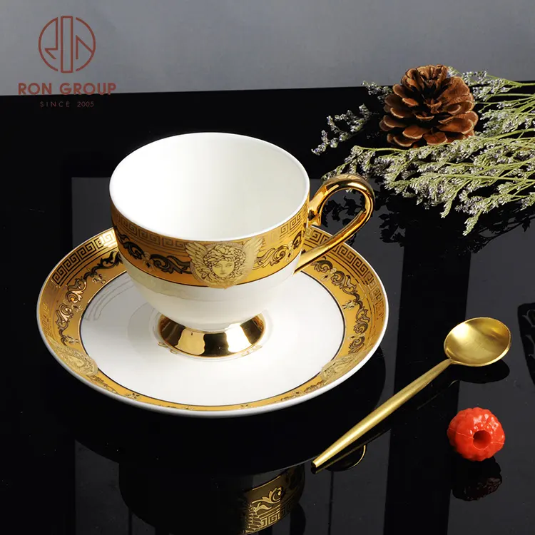Venta al por mayor de banquetes del Hotel restaurante Vintage de lujo borde de oro de cerámica tazas de café té de la tarde platillo China de hueso, taza del té,