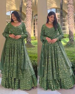 优质面料Lehenga Choli人造乔其纱，带重绣5毫米序列，带绣花袖