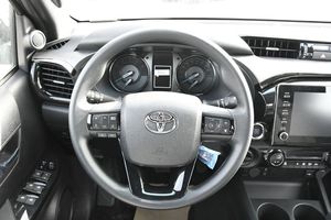 2025 עבור הרפתקה toyotas hilux הרפתקה 4.0l מלאי מוכן שמציעות כלי יד מדחס אוויר