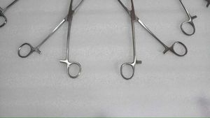 高品質4個Allis標準8インチはさみ腹腔鏡下ステンレス鋼オープン手術再利用可能な医療器具