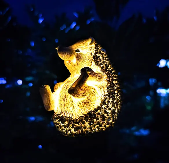 Décor de jardin animal drôle LED lumières solaires Sculptures de jardin solaire mignon hérisson résine Statues de jardin pour pendaison de crémaillère