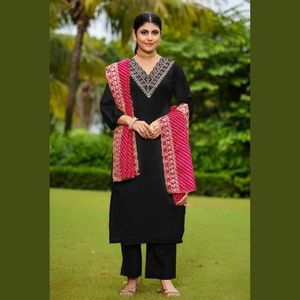 インドのクルティ最新の刺EmbroideredデザイナーRayonKurtis for Women in India by Royal export - Product Image 1