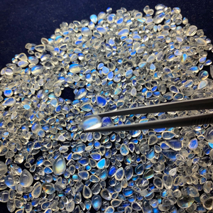 Kaliteli armut doğal gökkuşağı aytaşı mavi yangın çok şekil ve boyut taş Cabochons kalibre toptan fabrika - Product Image 3