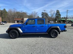 2021 <strong>Jeep</strong> Gladiator Sport Crew Cab 4WD Pickup Manual &amp; Automatic Gear Leather Seats 4L Engine AWD Drive Gas &amp; Electric Fuel - Product Image 4