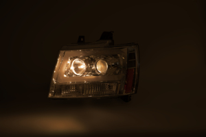 2007-2013สำหรับ Chevrolet Avalanche/ 2007-2014 Tahoe Suburban LED ไฟหน้าโปรเจคเตอร์ C-Bar-RS (ตัวเรือนโครเมี่ยม/เลนส์ใส) - Product Image 3