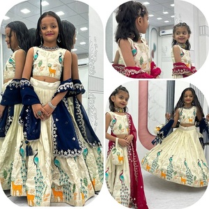 顶级儿童特别刺绣Lehenga <span class=keywords><strong>Choli</strong></span>套装，优雅的细节Lehenga搭配漂亮的搭配钱包