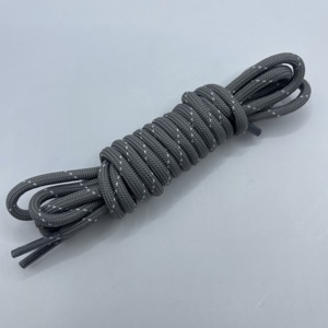拉绳尖头连帽衫，带鞋带倾斜拉绳，用于连帽衫
