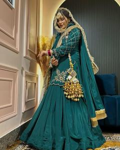 結婚式や特別な行事のためのエレガントな流行と伝統的なスタイルの花嫁とパーティーのためのトップLehengaデザイン - Product Image 2