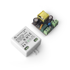 ES用UL CUL CE小型3W 6W <span class=keywords><strong>120mA</strong></span> 250mA 500mA <span class=keywords><strong>LED</strong></span>電源ドライバー100-240V Ac 12v 24v Dcクラス2端子<span class=keywords><strong>LED</strong></span>照明
