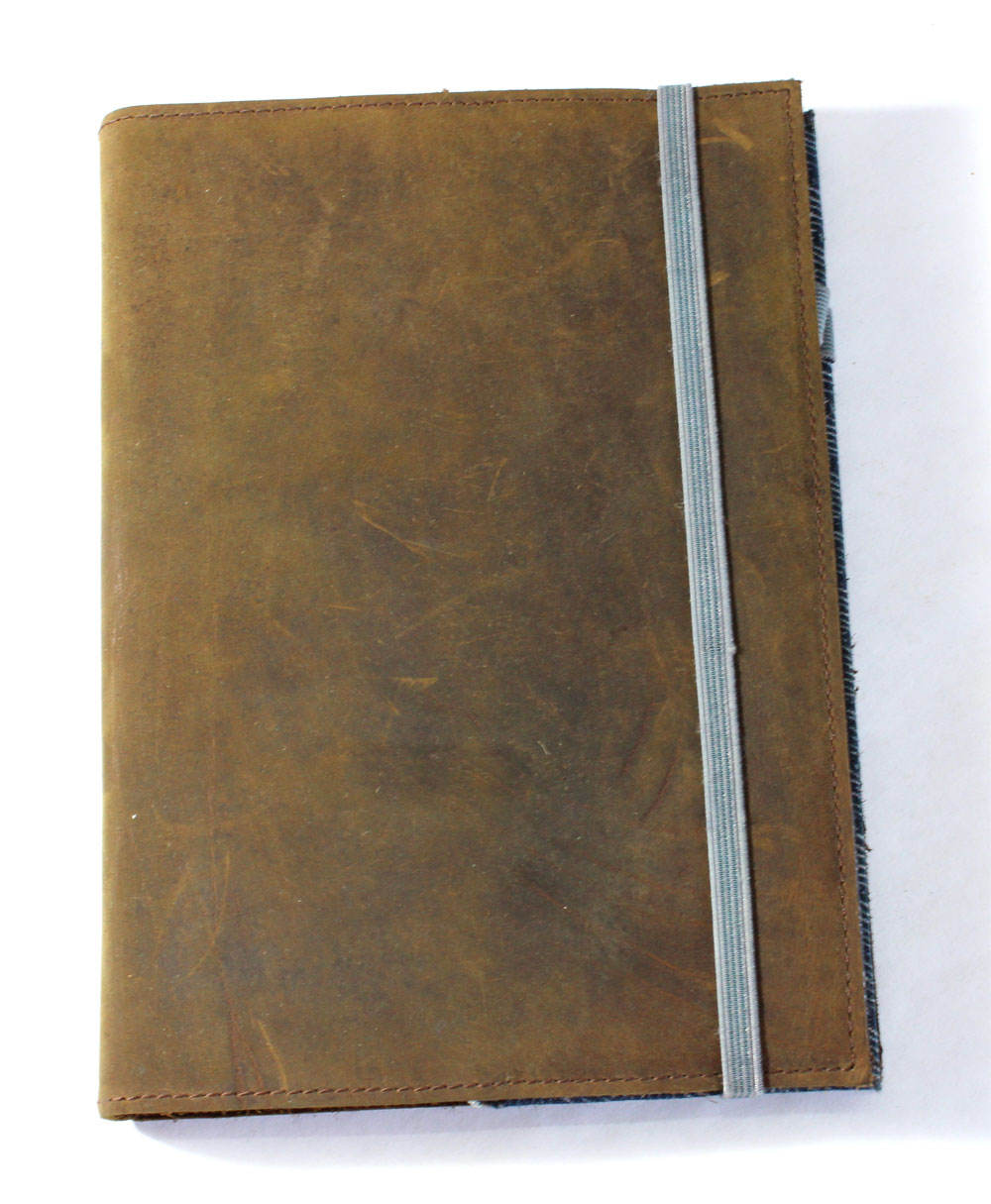 สีน้ำตาล