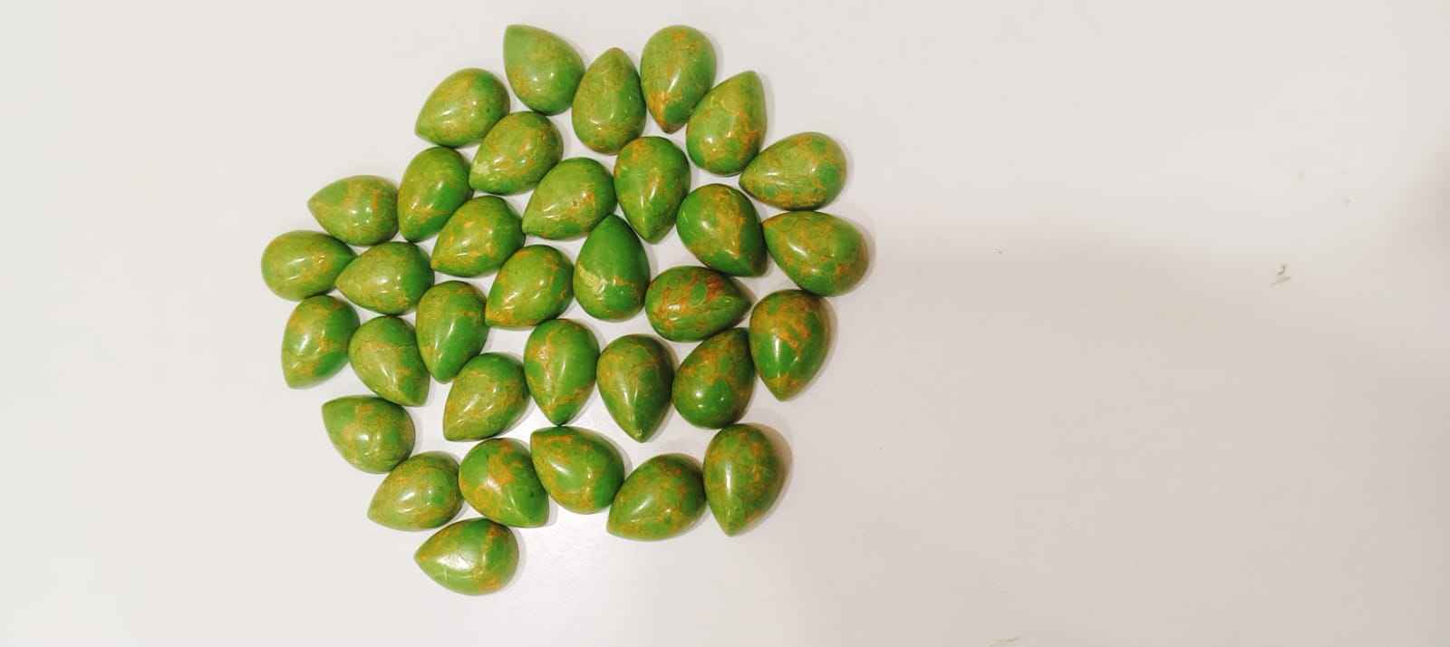 สีเขียว