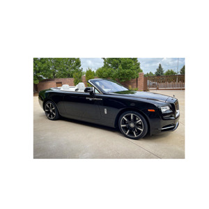Ikonik bir gece-zaman parıltısı için illuminated aydınlatmalı ruhu ile rolls-royce hayalet
