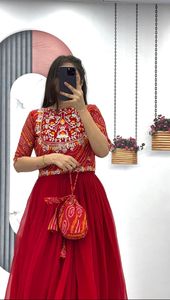2024 o-boyun krep Rayon çiçek baskı XXL artı boyutu kat-uzunluk kadınlar için rahat elbise Patchwork işlemeli yıkanabilir tarzı - Product Image 2