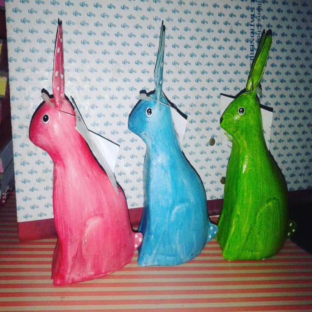 สีดำสีกากี