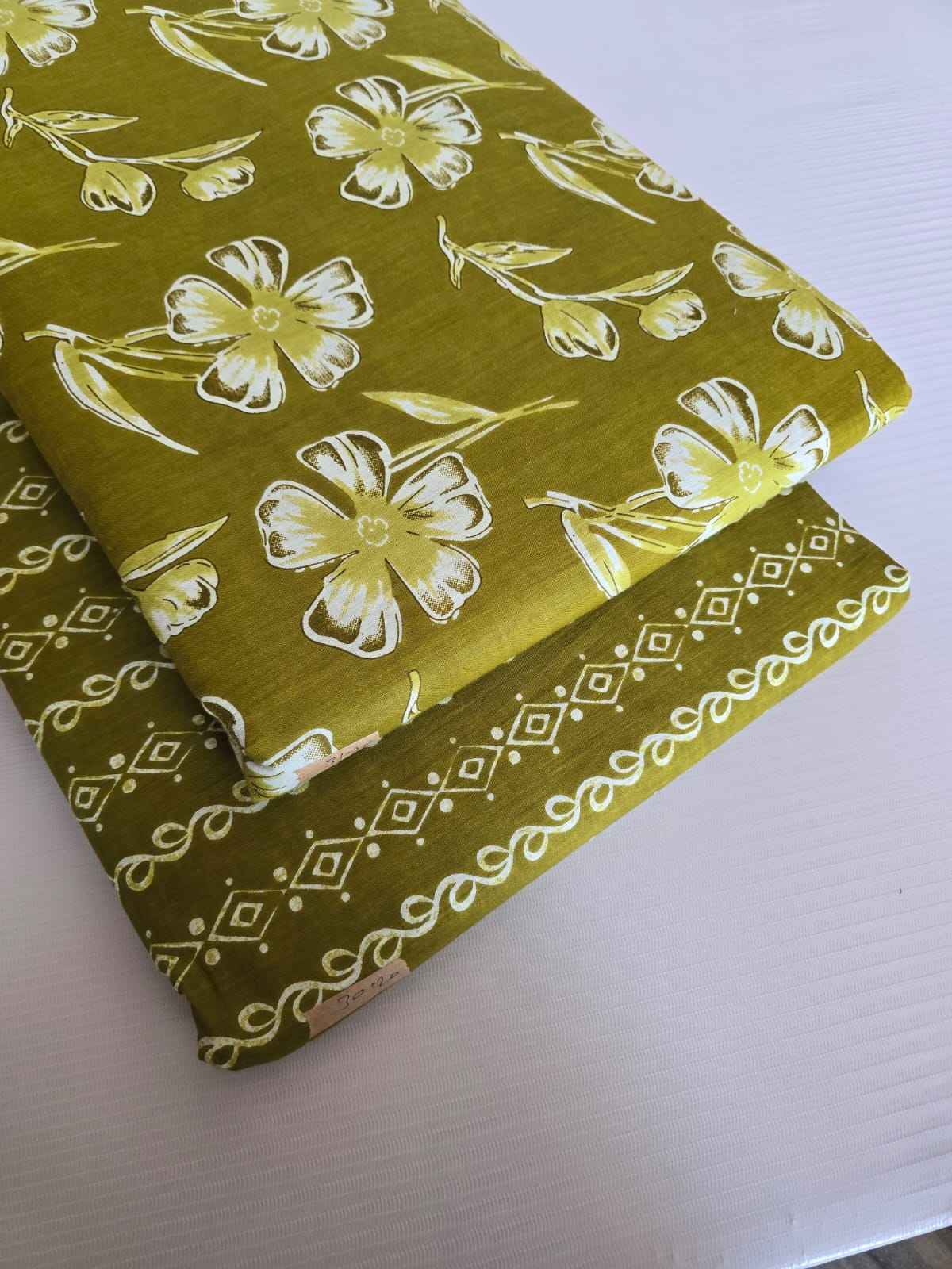 สีเขียว