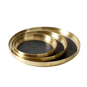 家用和餐厅装饰用铝制矩形托盘银色，带设计师金色手柄 - Product Image 4