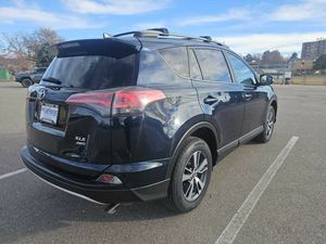 2017 toyota RAV-4 xle awd סדאן עור פנים כהה מצלמה אחורית תיבת הילוכים אוטומטית 18 אינץ 'צמיגים סגסוגת אלומיניום גג