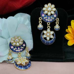 Kundan çivili Meenakari ay küpe moda Dangle ile çağdaş Charm geleneksel sanat büyüleyici etkisi yaratır