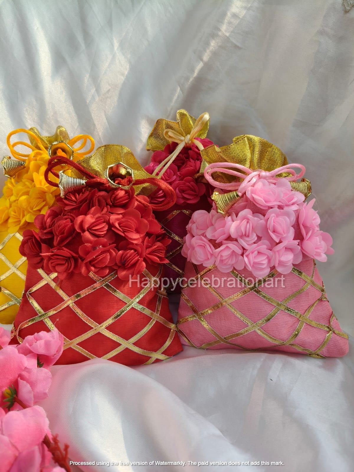 สีชมพูเข้ม