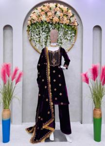 美丽的设计师刺绣天鹅绒Salwar Kameez现成的紫色蓝色3 pc天鹅绒Kurta Palazzo套装，配有杜帕塔派对装