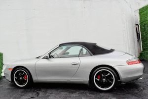 2001年のp-orsche 911カレラカブリオレ