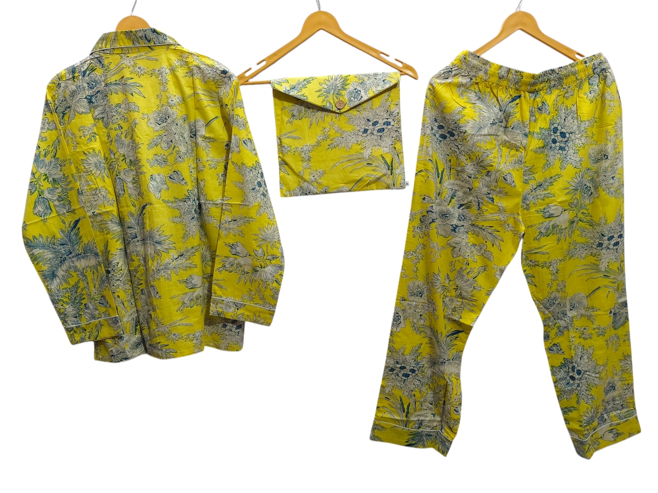 สีเหลือง