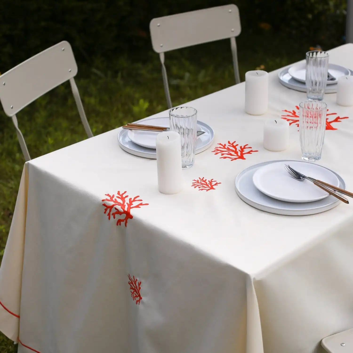 Mantel personalizado de lino marfil con diseño de coral rojo bordado al por mayor, mantel de lujo para eventos de Hotel en casa