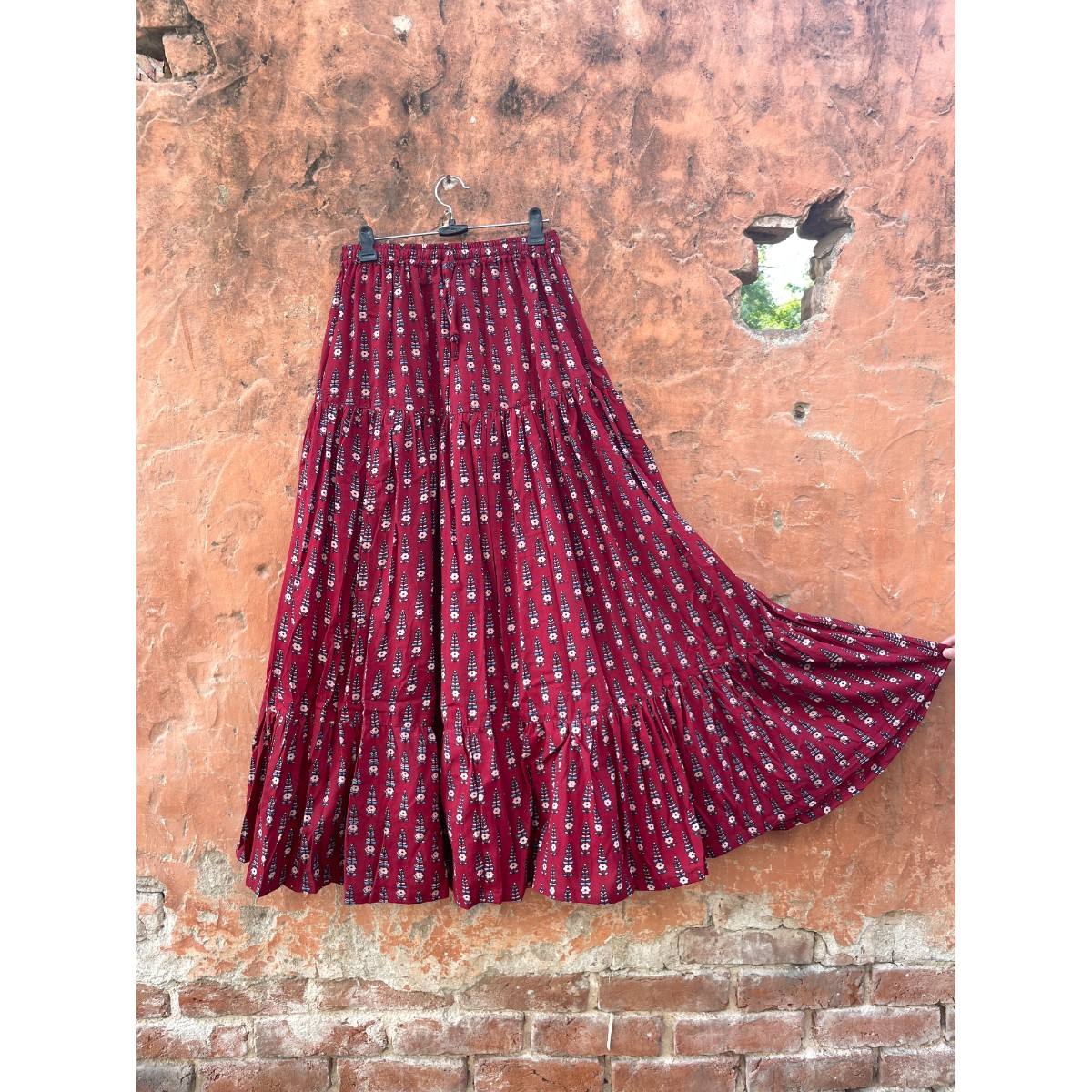 สีน้ำตาลแดง